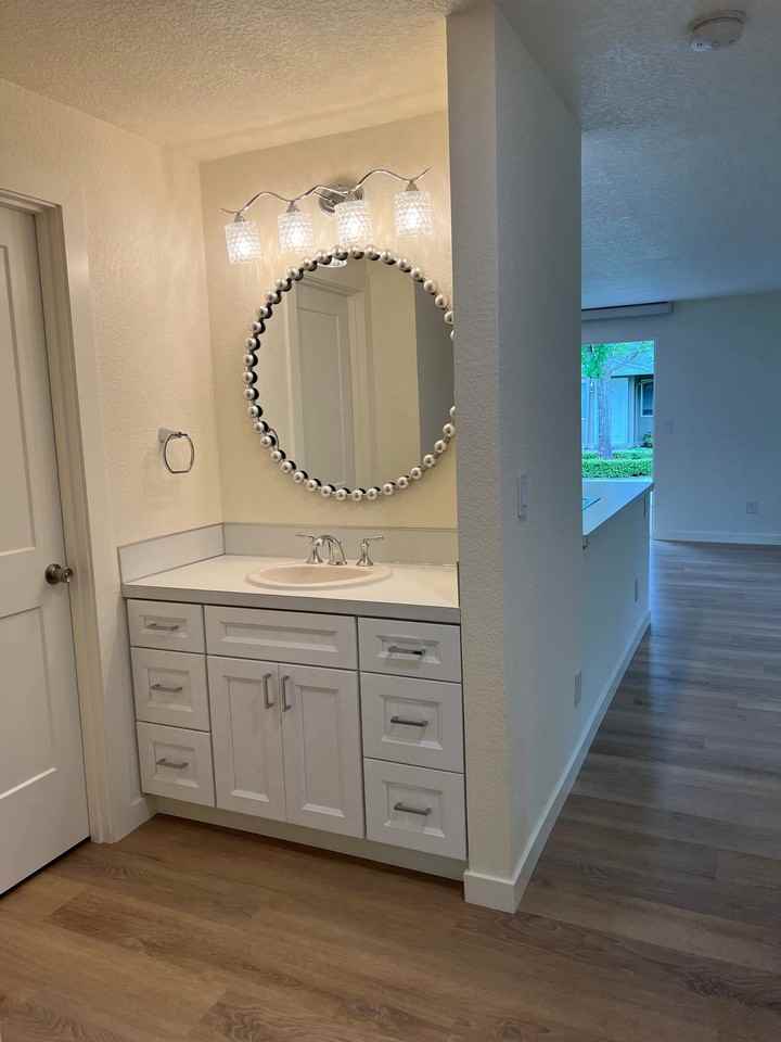 300 Dennis St Se #F - Photo 6 of 19