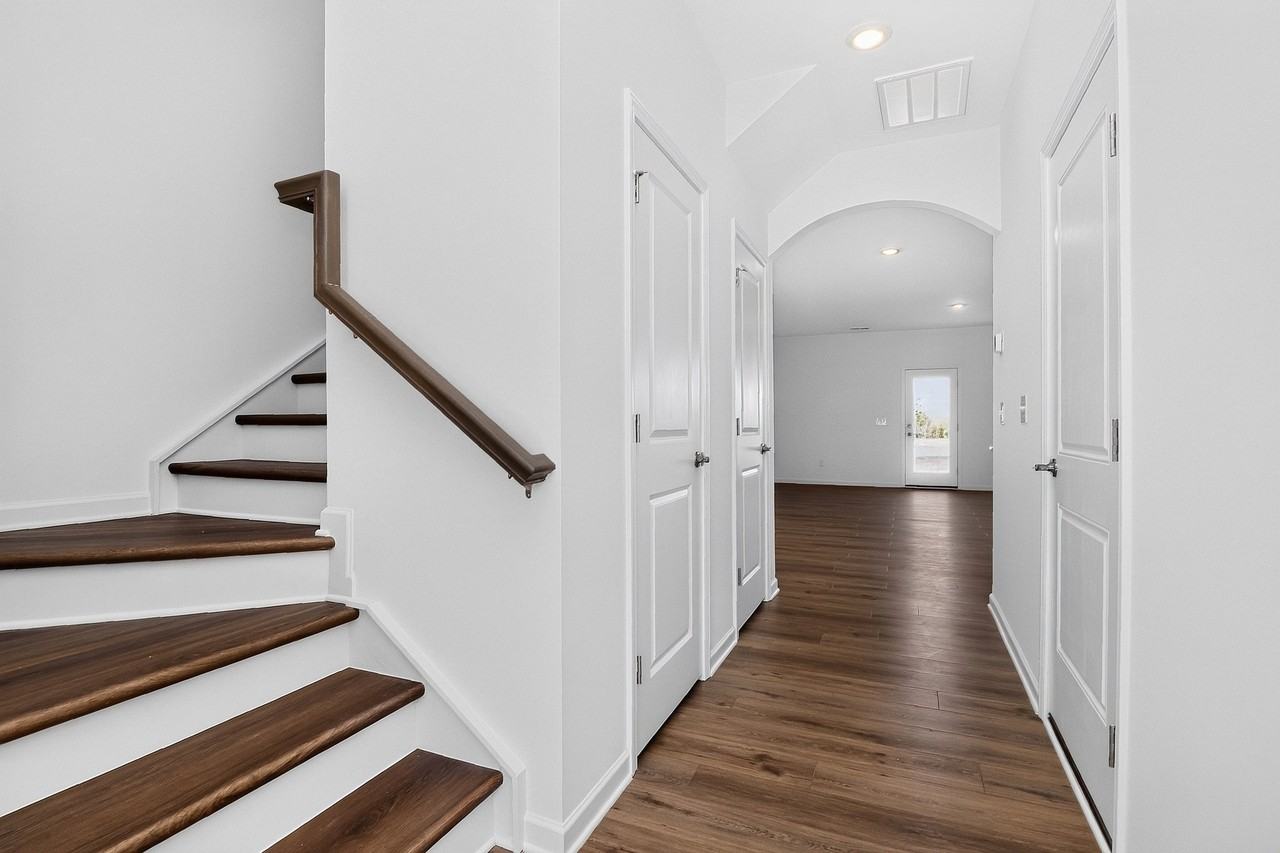 1240 Nighthawk Way - Photo 3 of 19