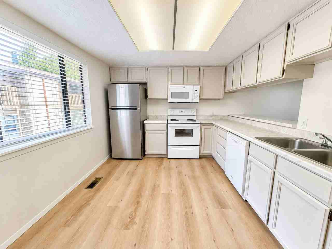 7265 Sw #13 - Photo 3 of 19