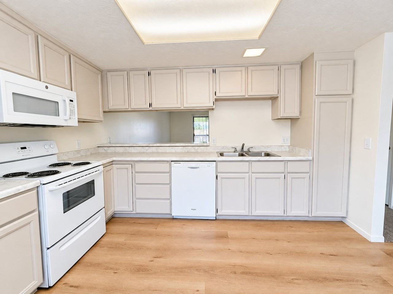 7265 Sw #13 - Photo 4 of 19