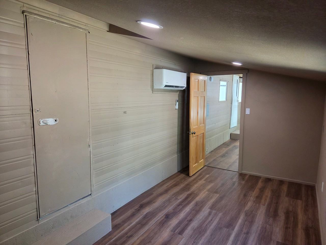 1025 N 4th St - Photo 2 of 10