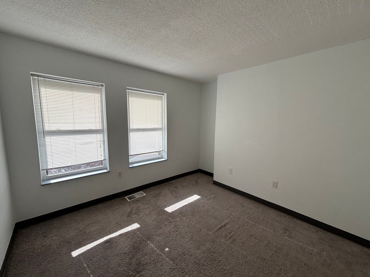 336 Adams St #4 - Photo 5 of 19