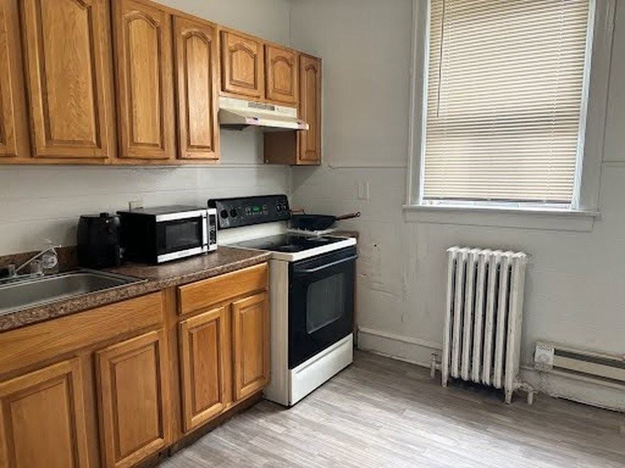 308 E Sheldon St - Photo 2 of 4