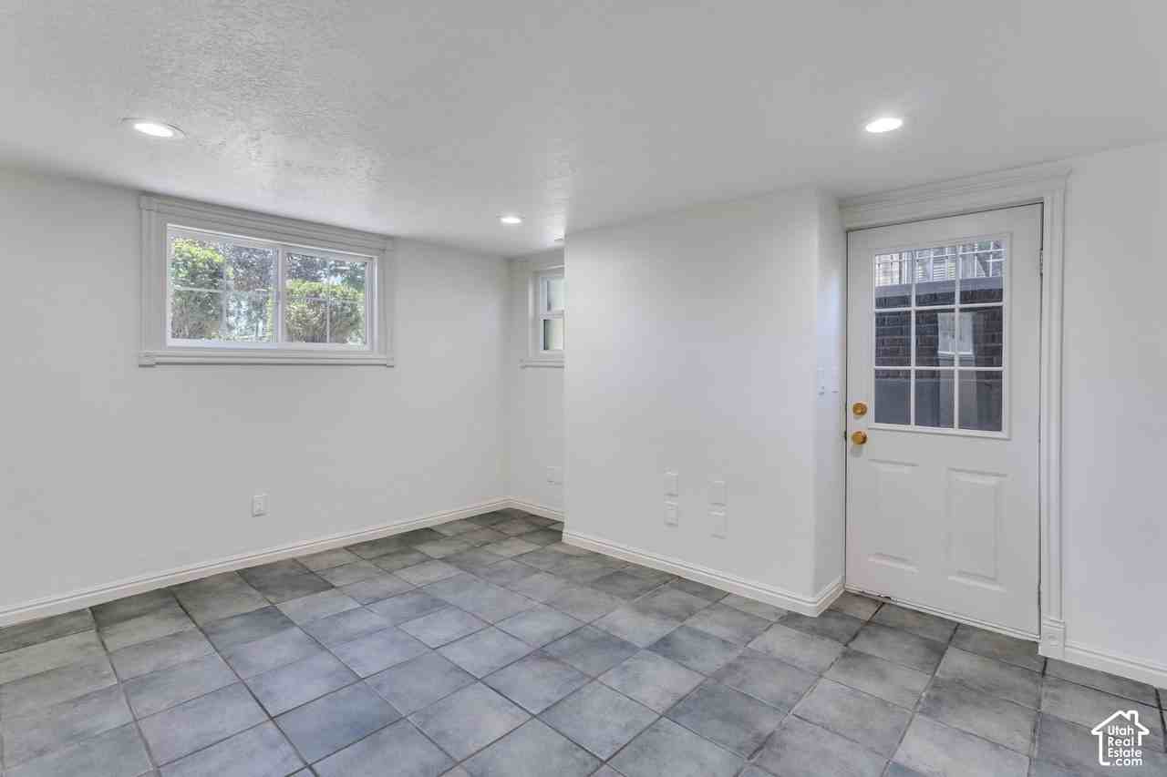 226 Nw #2 - Photo 3 of 6