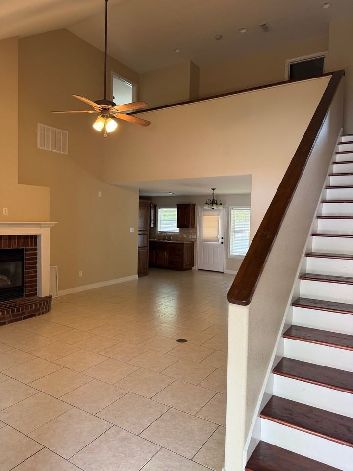 106 Falcon Way - Photo 2 of 19