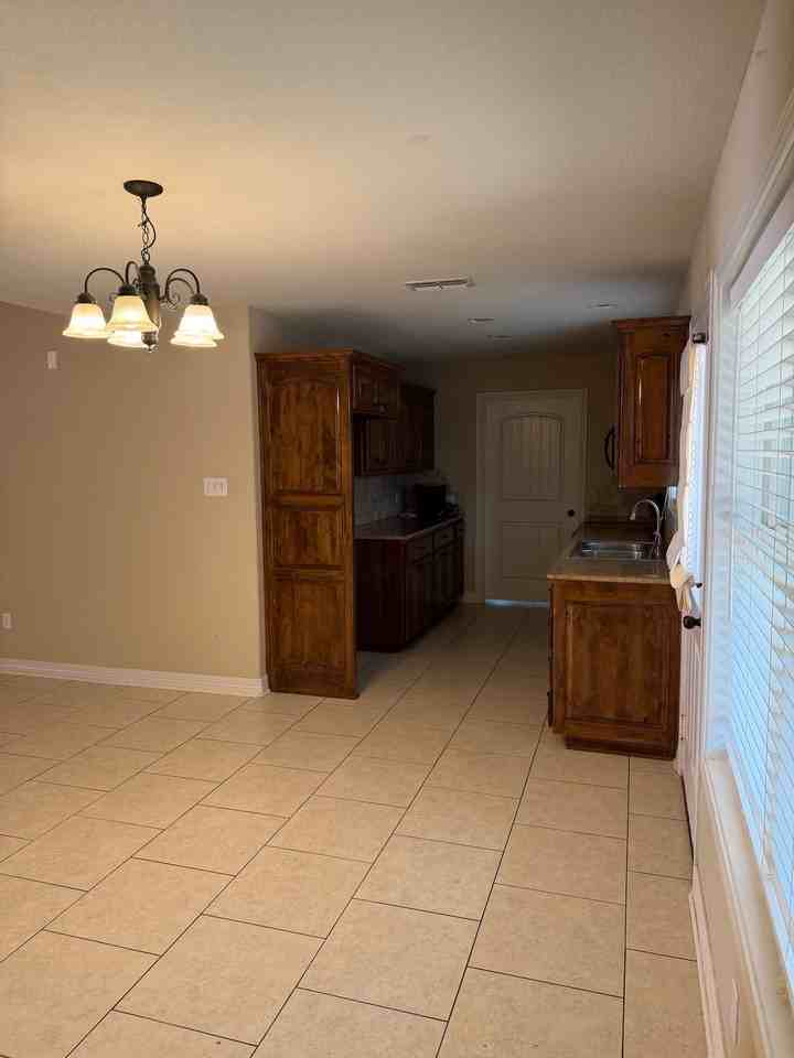 106 Falcon Way - Photo 3 of 19