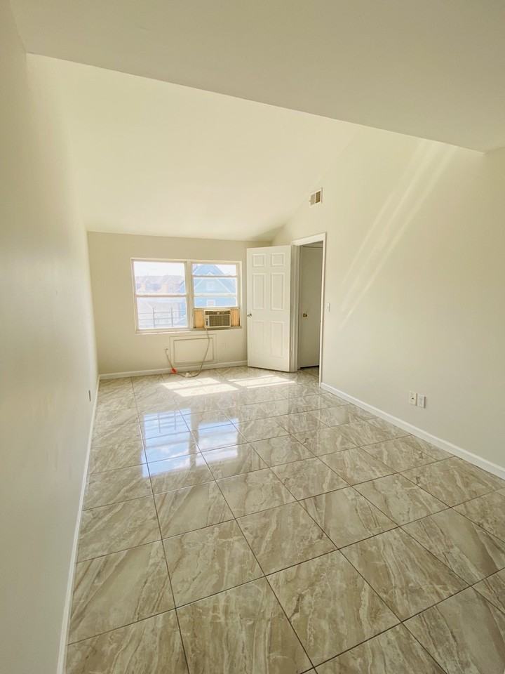 35 Port Ln #A - Photo 3 of 10