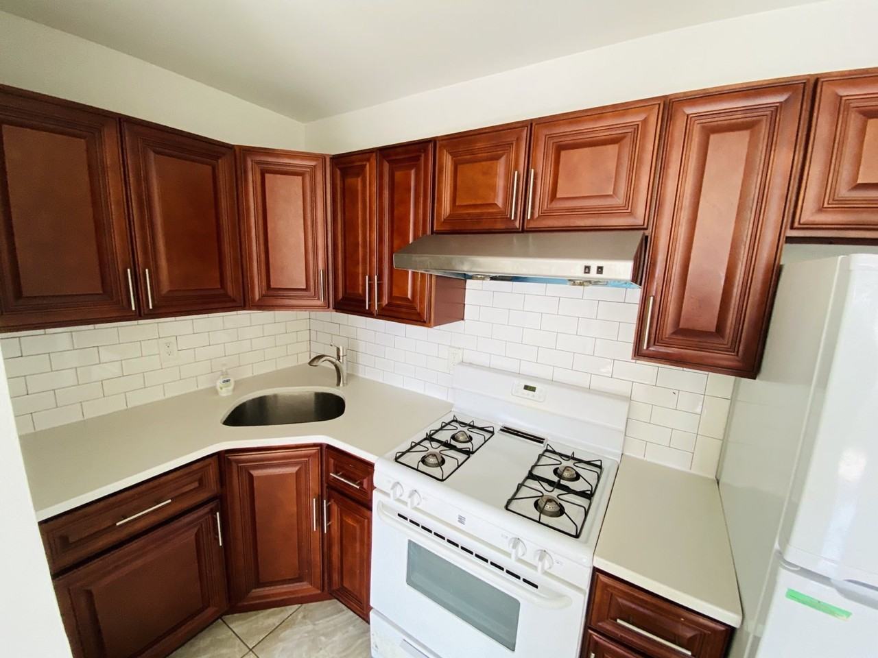 35 Port Ln #A - Photo 4 of 10
