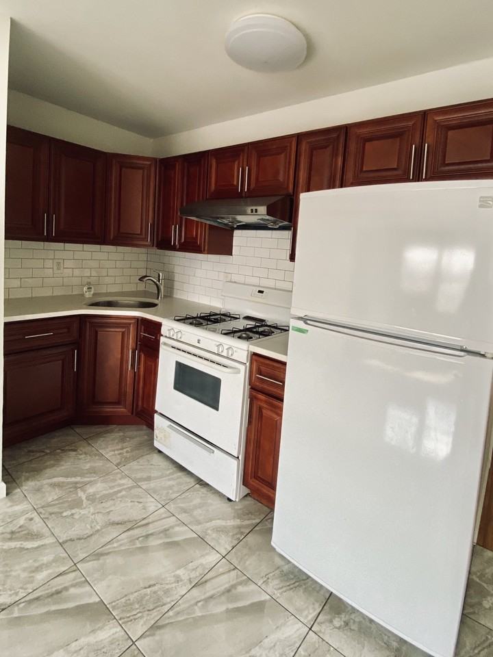 35 Port Ln #A - Photo 2 of 10