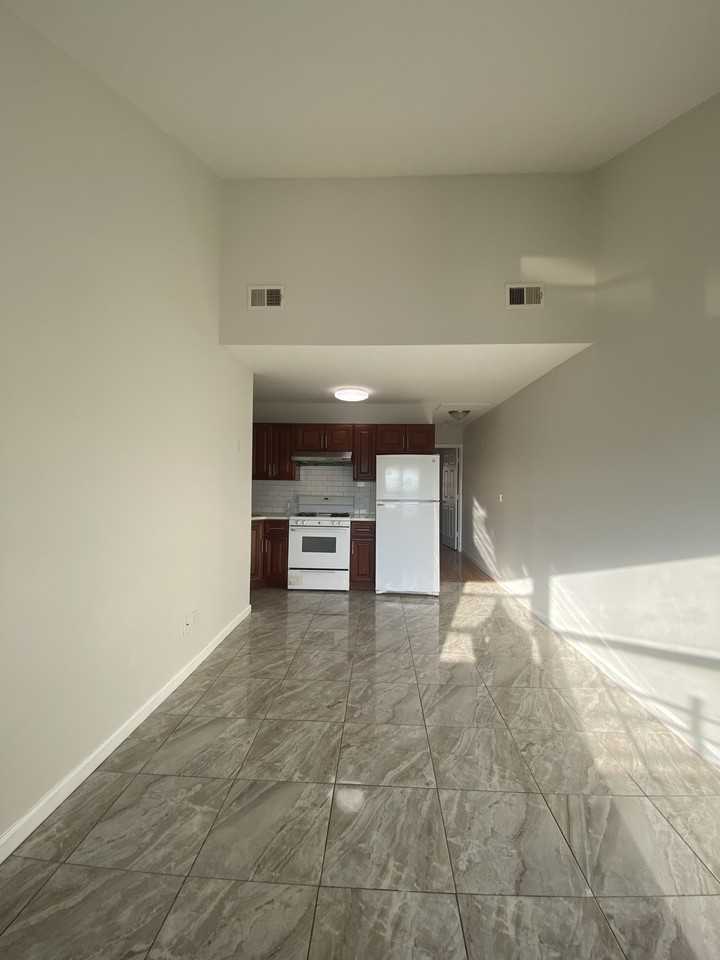 35 Port Ln #A - Photo 5 of 10