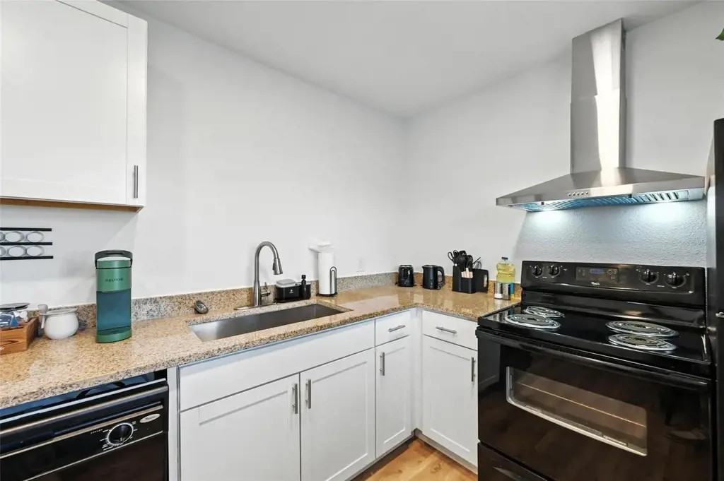 127 Browning Dr #127E - Photo 3 of 6