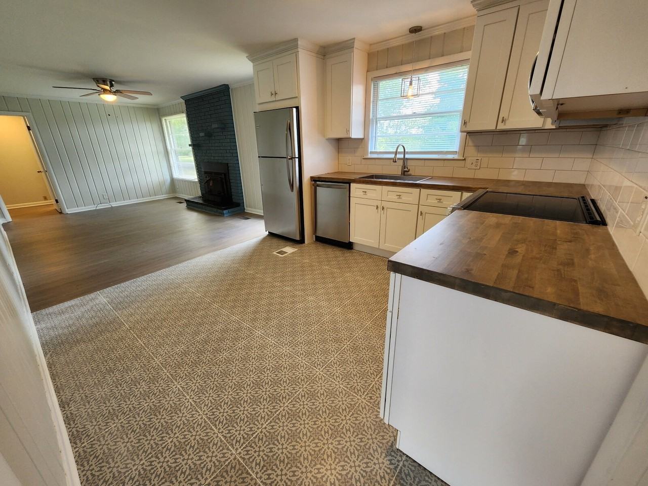 614 Ronnie Rd - Photo 5 of 24