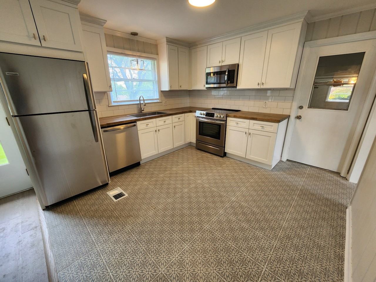 614 Ronnie Rd - Photo 6 of 24