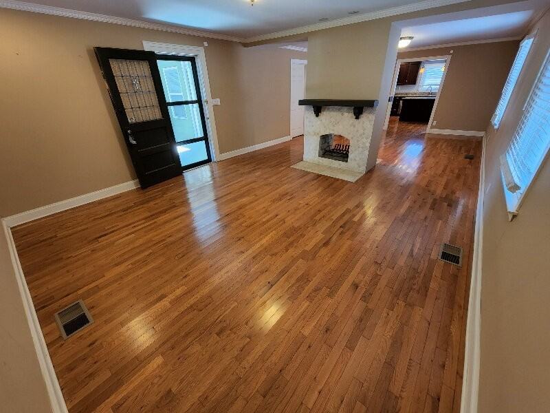 1812 Eastside Ave - Photo 4 of 22