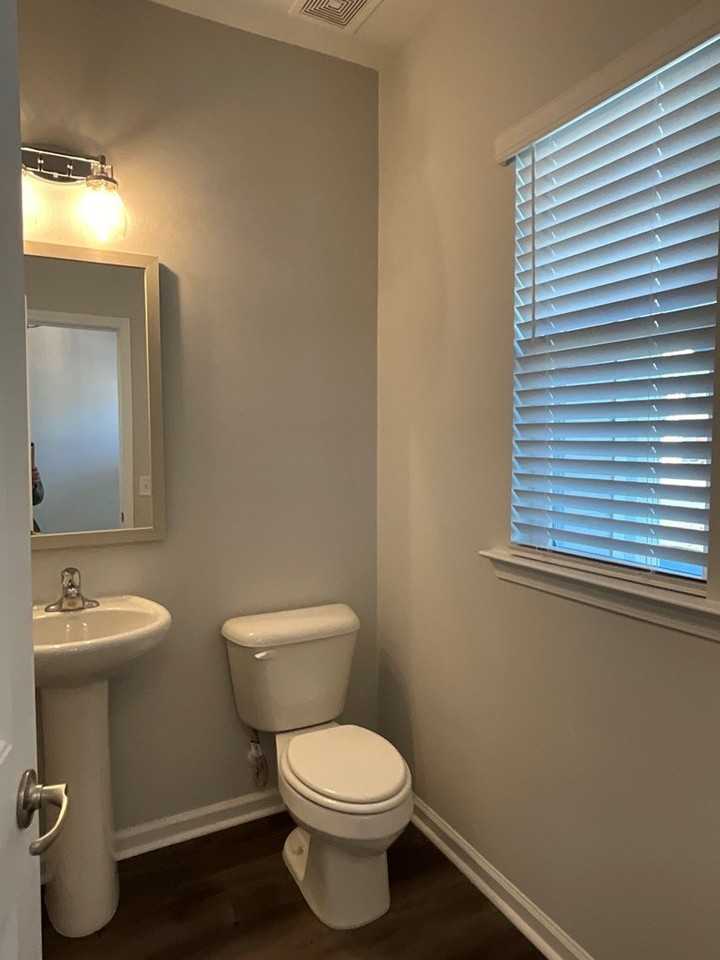 211 Flagler Dr - Photo 4 of 30