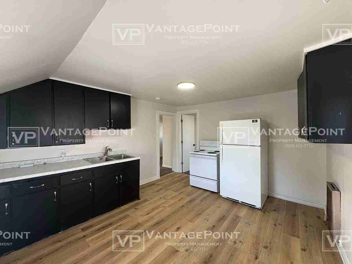 1118A S 15th St - Photo 2 of 13