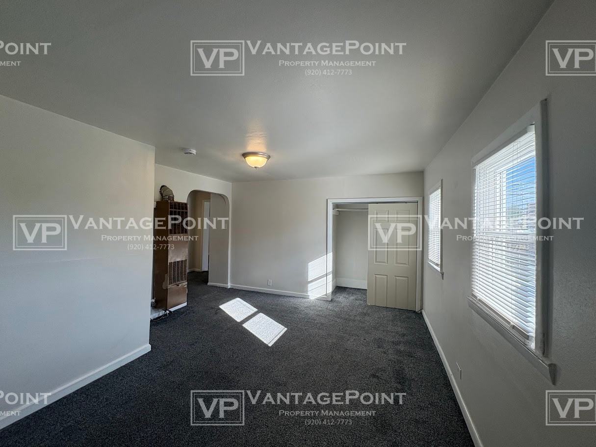 1118A S 15th St - Photo 4 of 13