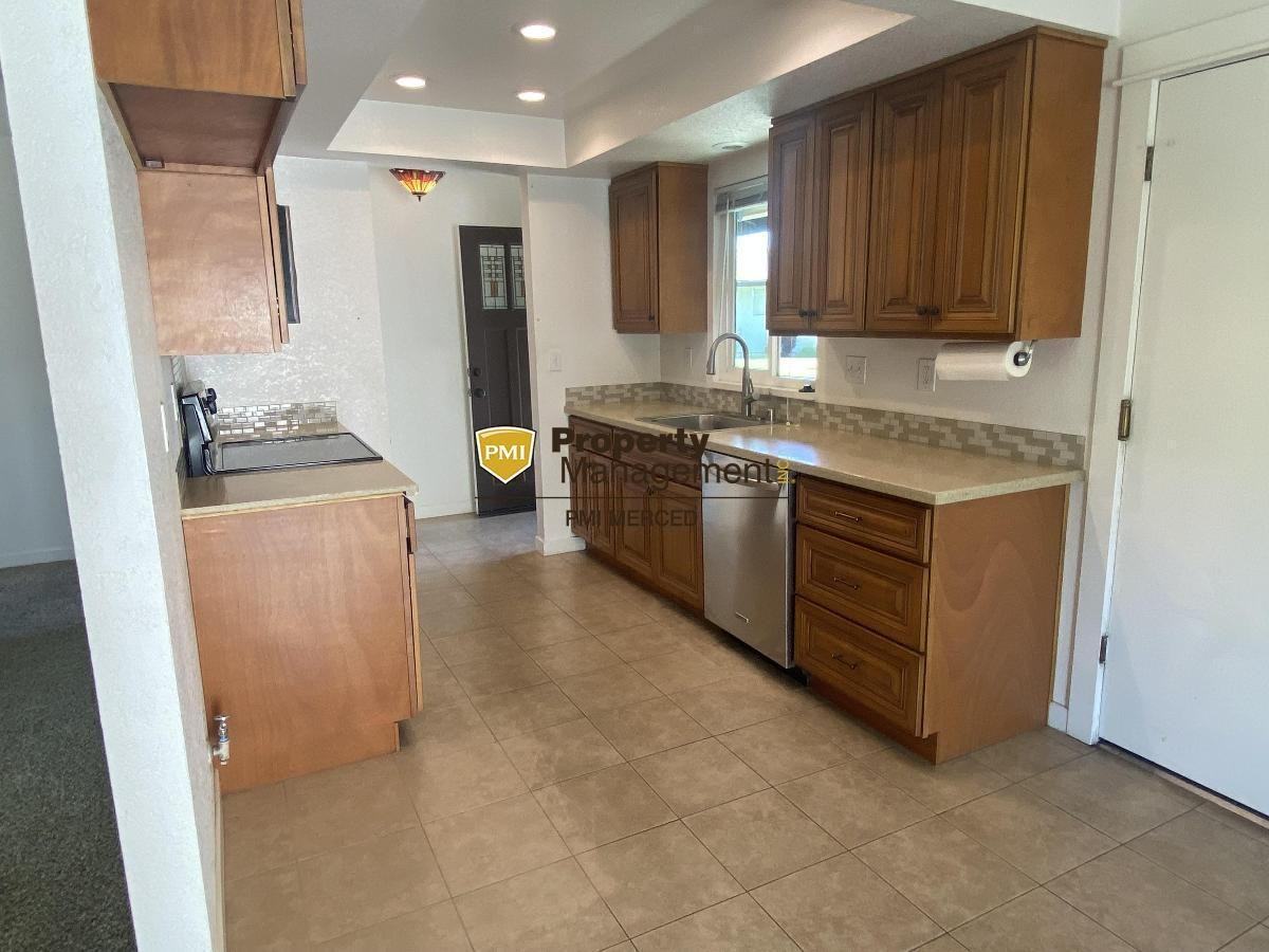 3045 Cedarwood Way - Photo 5 of 15