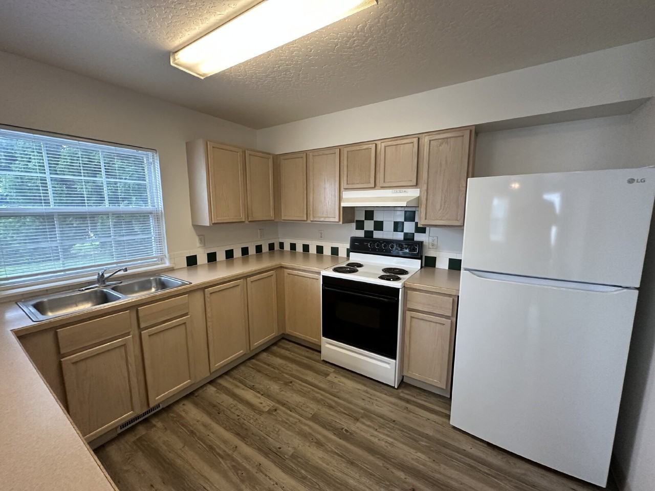 122 Davis Ave