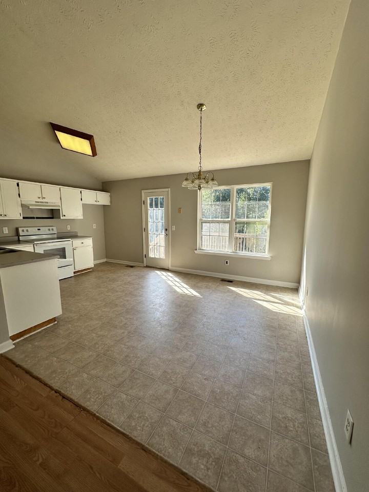 5694 Cottage Ln - Photo 5 of 15