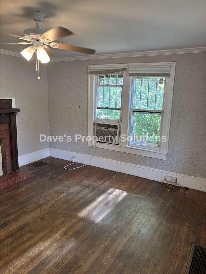 2808 N Patterson Ave - Photo 3 of 19