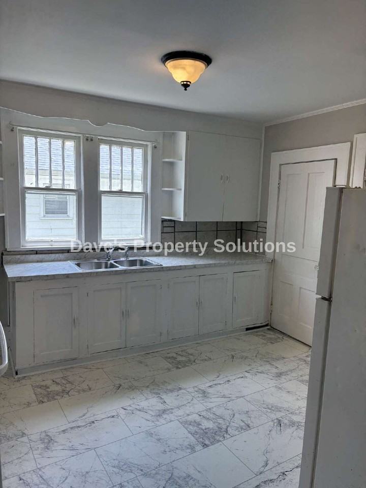 2808 N Patterson Ave - Photo 5 of 19