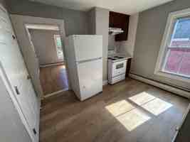 featured image of 42 Spruce St #3