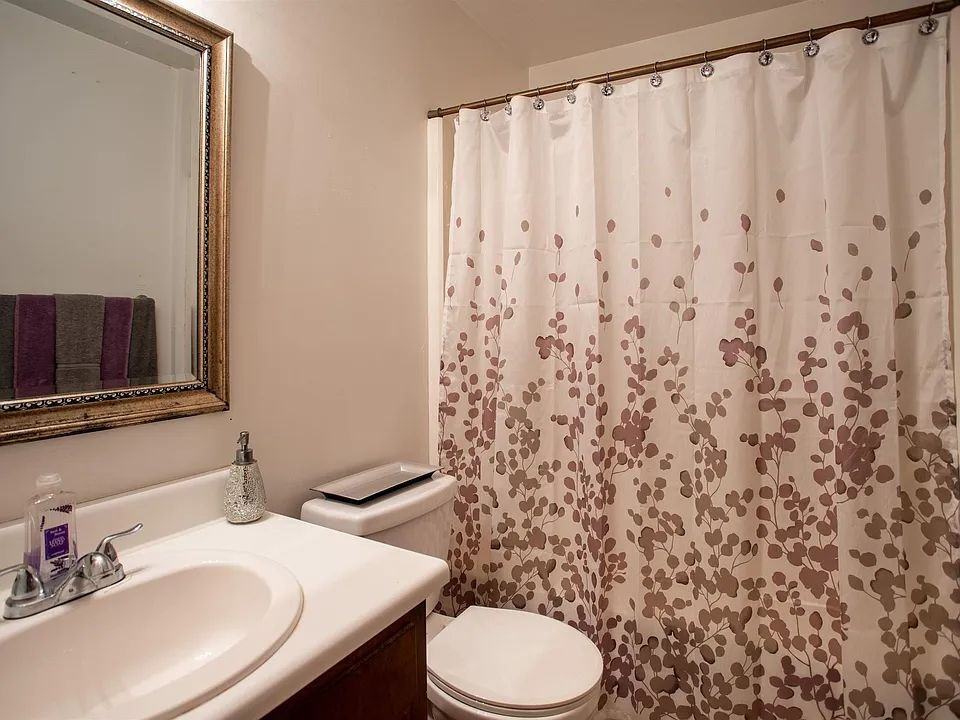 3078 Mission Rd - Photo 2 of 11