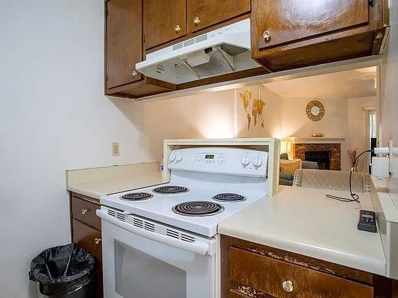3078 Mission Rd - Photo 4 of 11