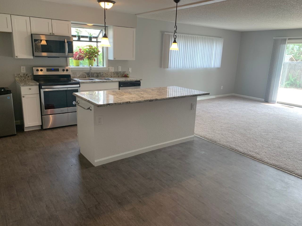 509 Bath St - Photo 2 of 10