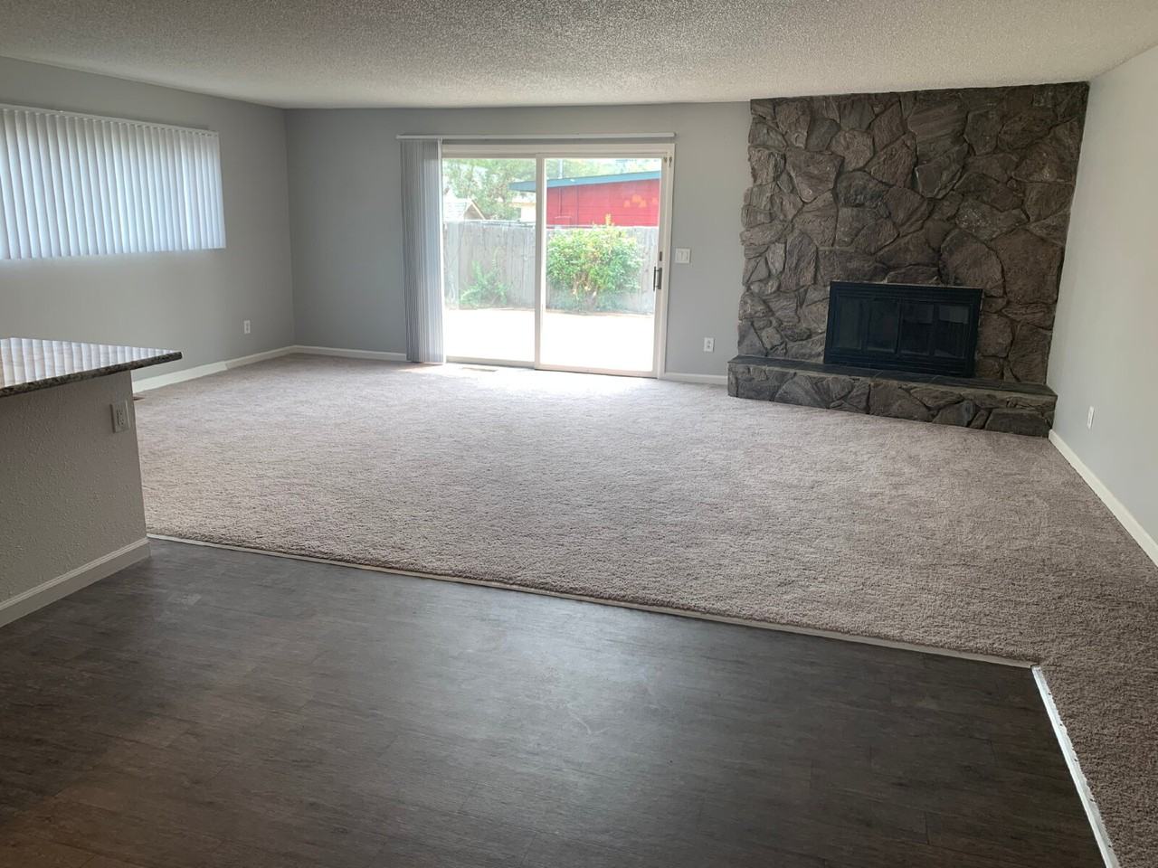 509 Bath St - Photo 4 of 10