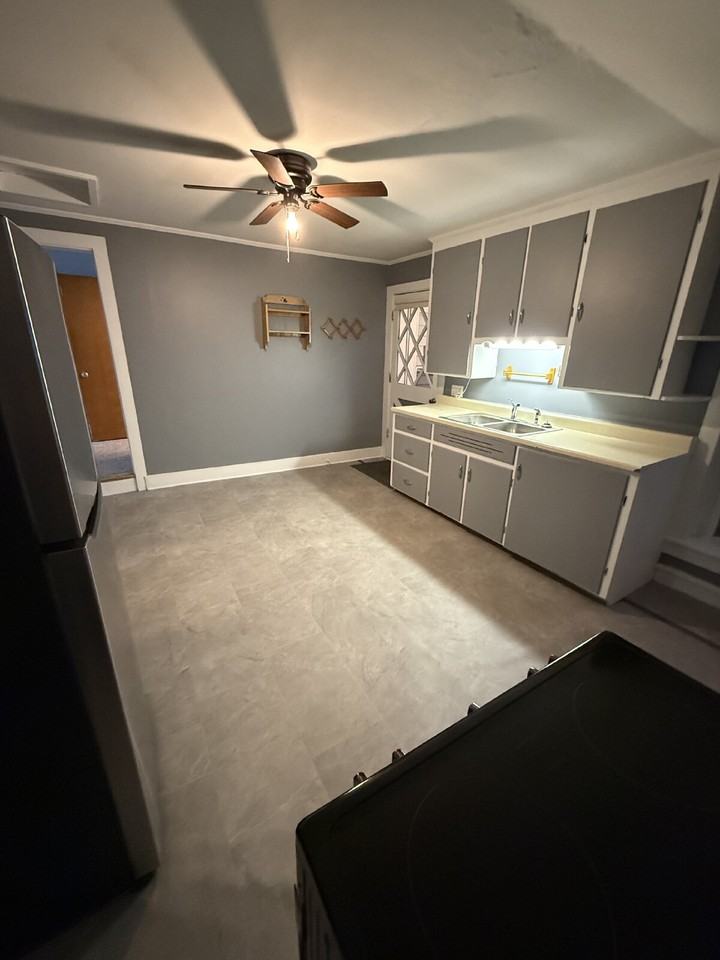 3462 Retsof Rd #B - Photo 2 of 7