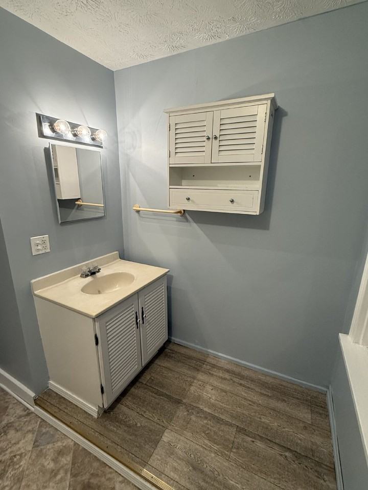 3462 Retsof Rd #B - Photo 7 of 7