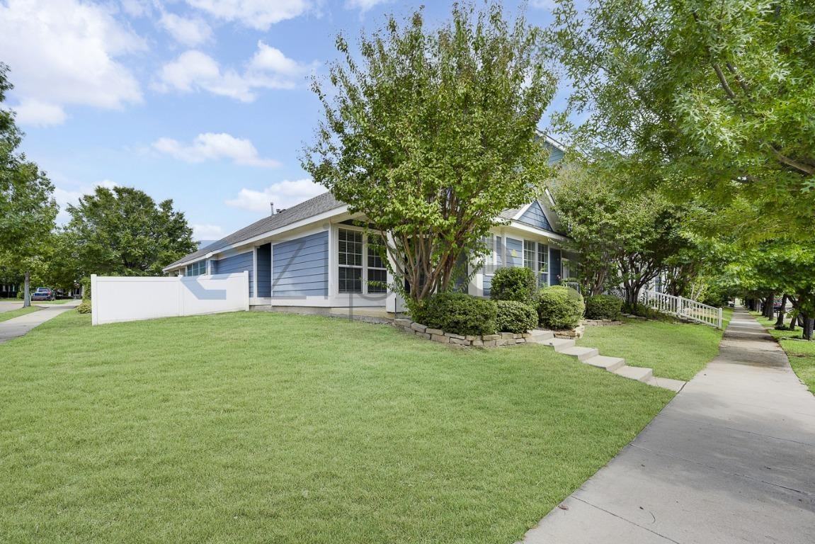 1201 Hayden Ln - Photo 2 of 33