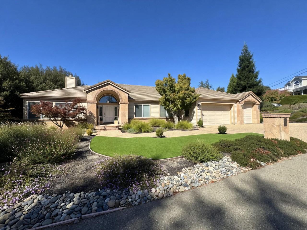 1313 Laverock Ln - Photo 4 of 50