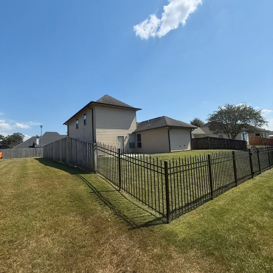 10931 Grace Ln - Photo 2 of 8