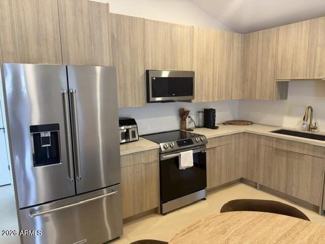2303 E Weldon Ave - Photo 4 of 18