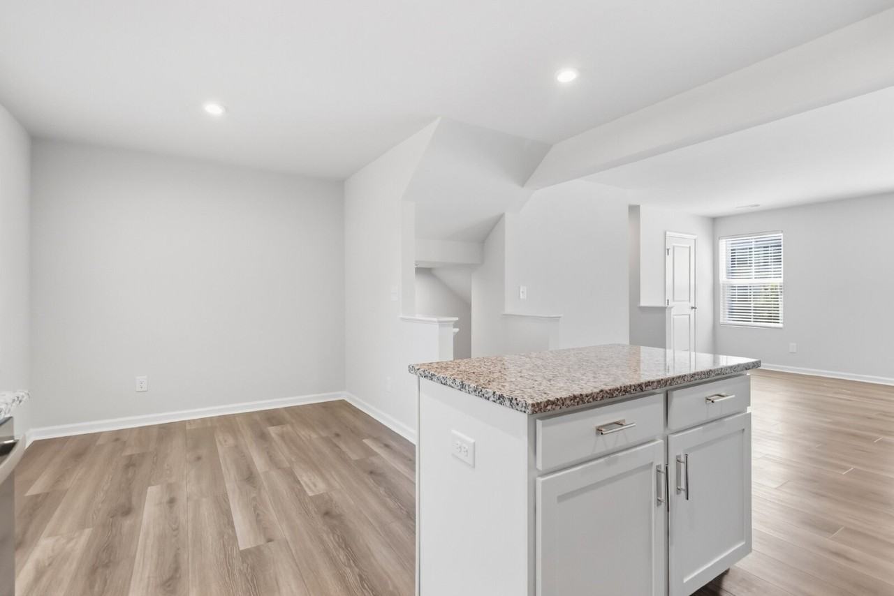 1134 Canando St - Photo 5 of 30