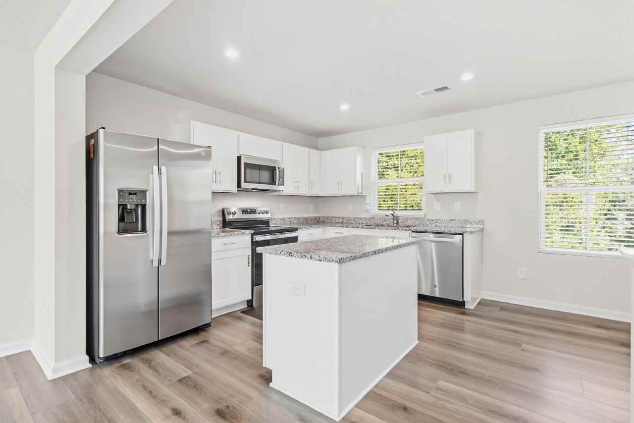 1134 Canando St - Photo 7 of 30