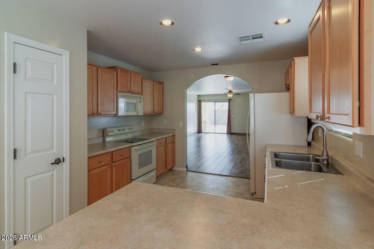 11323 E Wallflower Ln - Photo 3 of 14