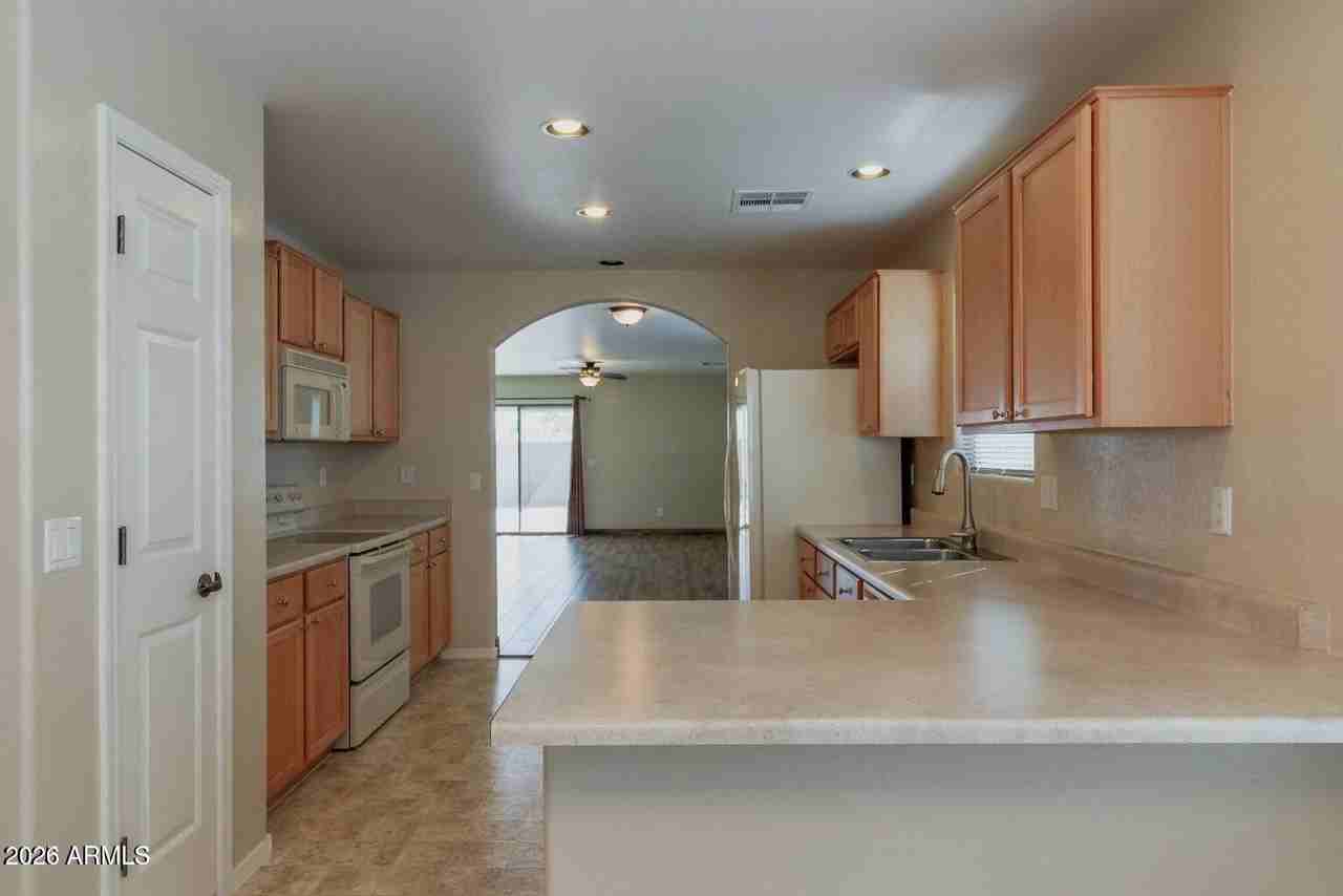 11323 E Wallflower Ln - Photo 4 of 14