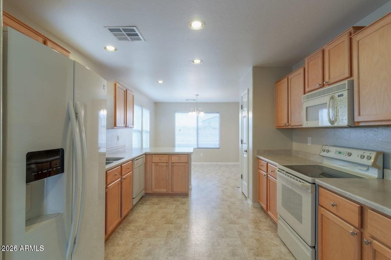 11323 E Wallflower Ln - Photo 5 of 14