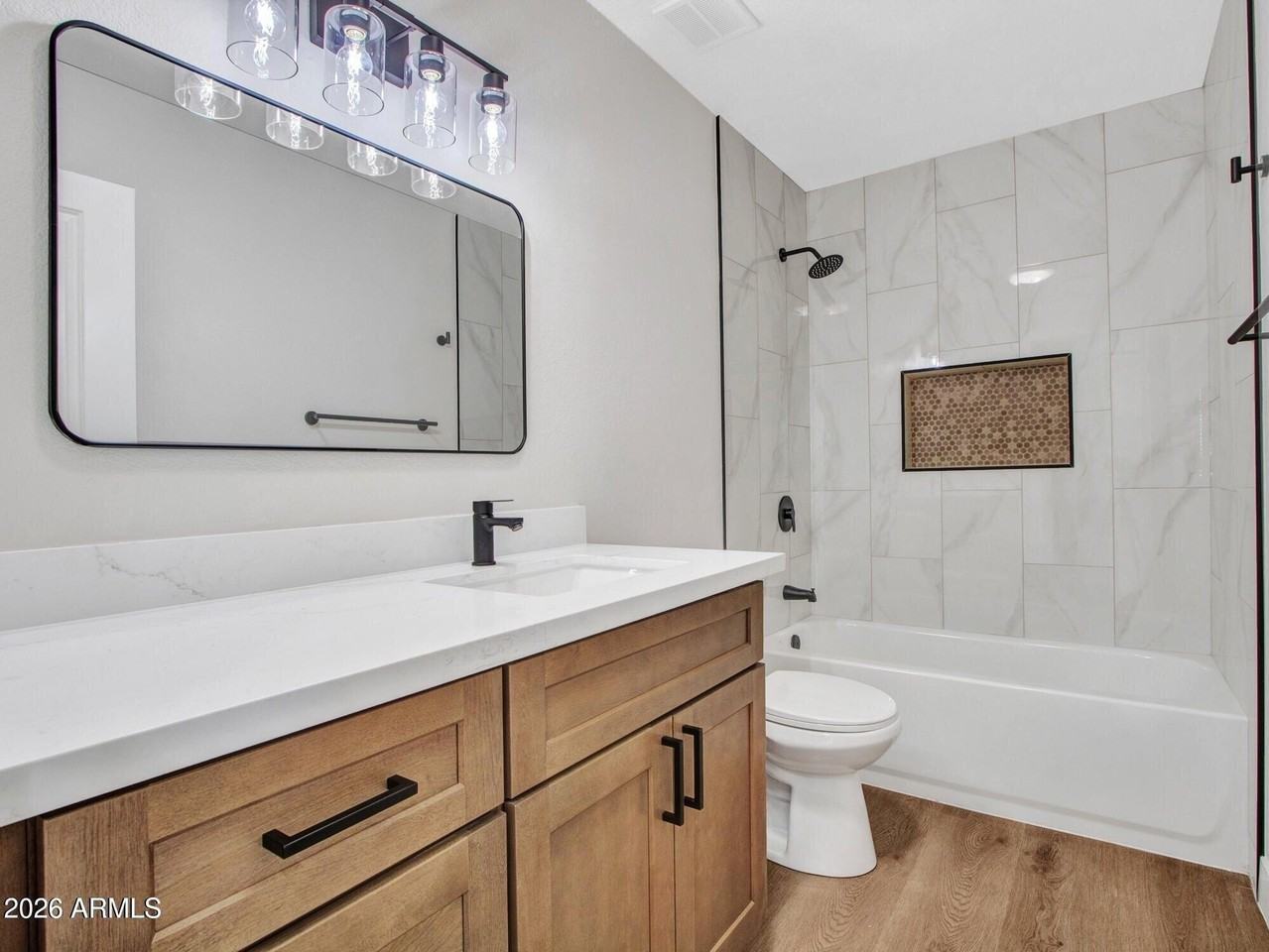 4915 W Shangri La Rd - Photo 2 of 8