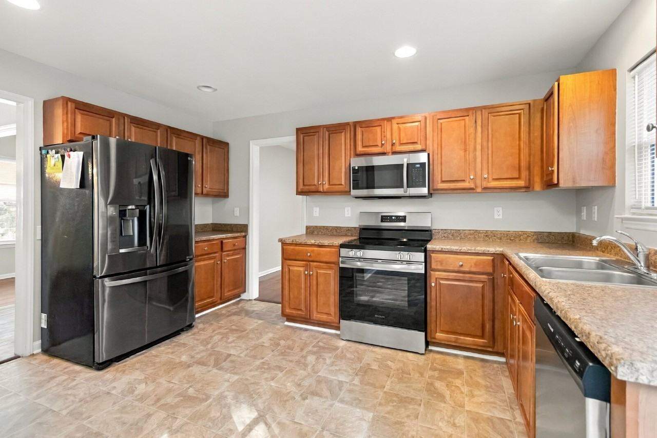 7419 Bent Oak Rd - Photo 5 of 30