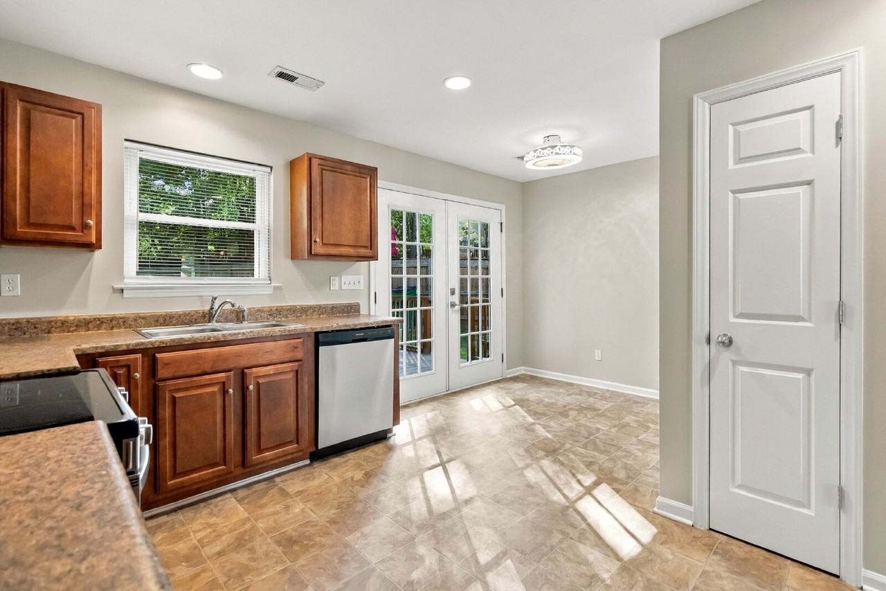 7419 Bent Oak Rd - Photo 6 of 30
