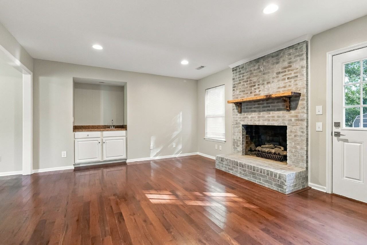 7419 Bent Oak Rd - Photo 7 of 30