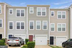 featured image of 3947 Madden Way