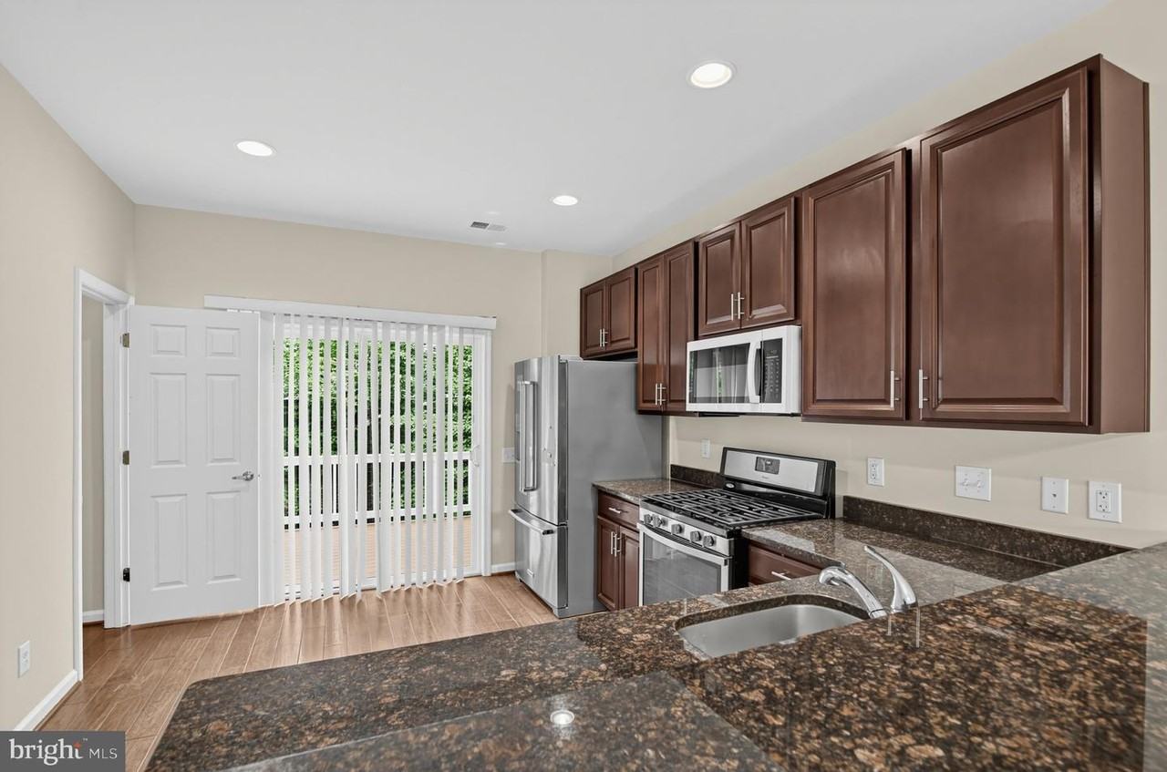 3947 Madden Way - Photo 6 of 30