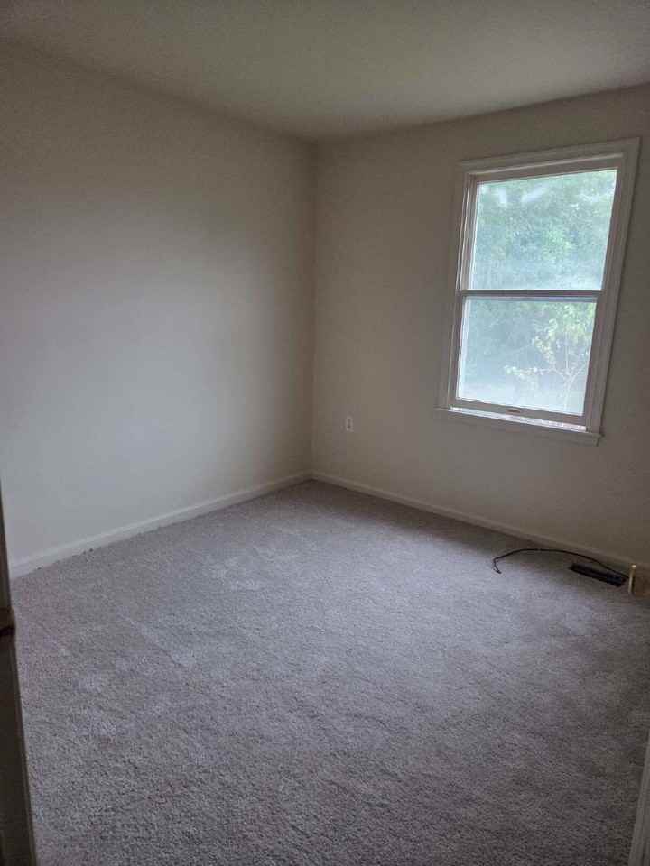 107 Adams Way - Photo 3 of 6