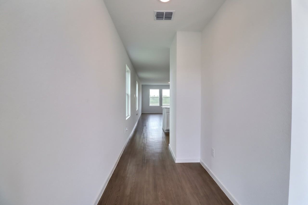 551 River Run Way - Photo 4 of 17